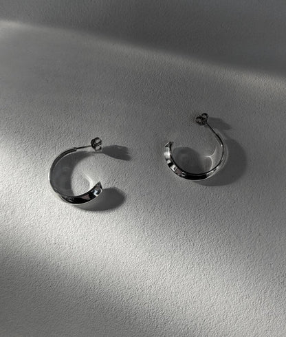 Facet Silver Midi Hoop Earrings