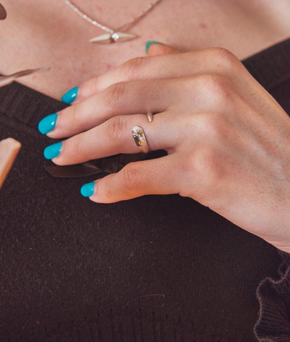 Facet Silver Open Twist Ring