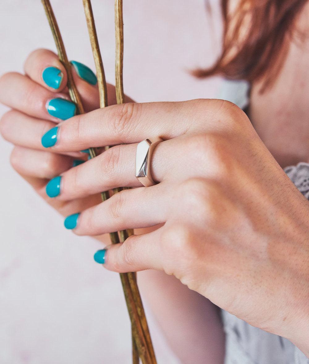 Facet Silver Chunky Signet Ring