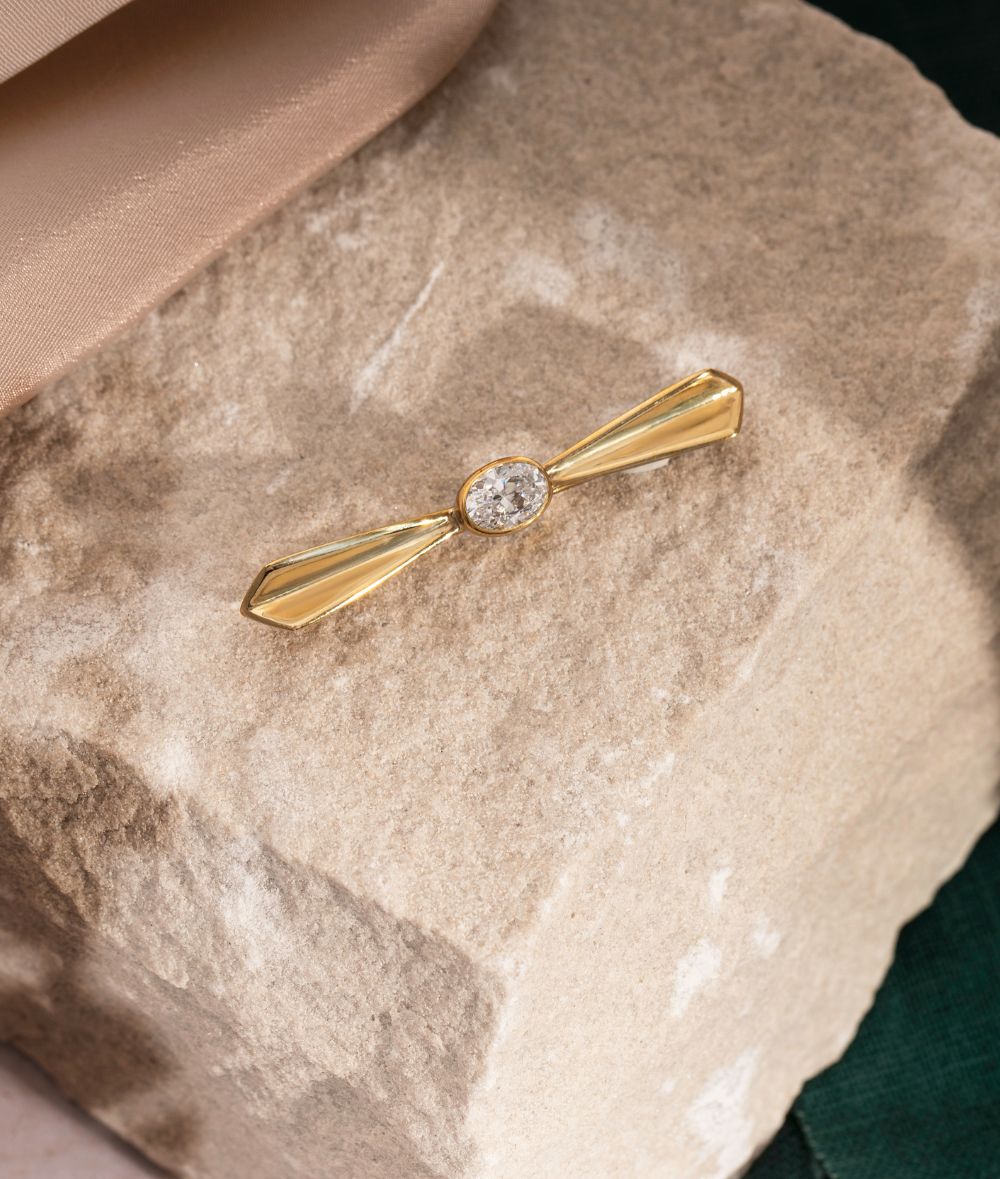Valley Yellow Gold and Oval Diamond Brooch